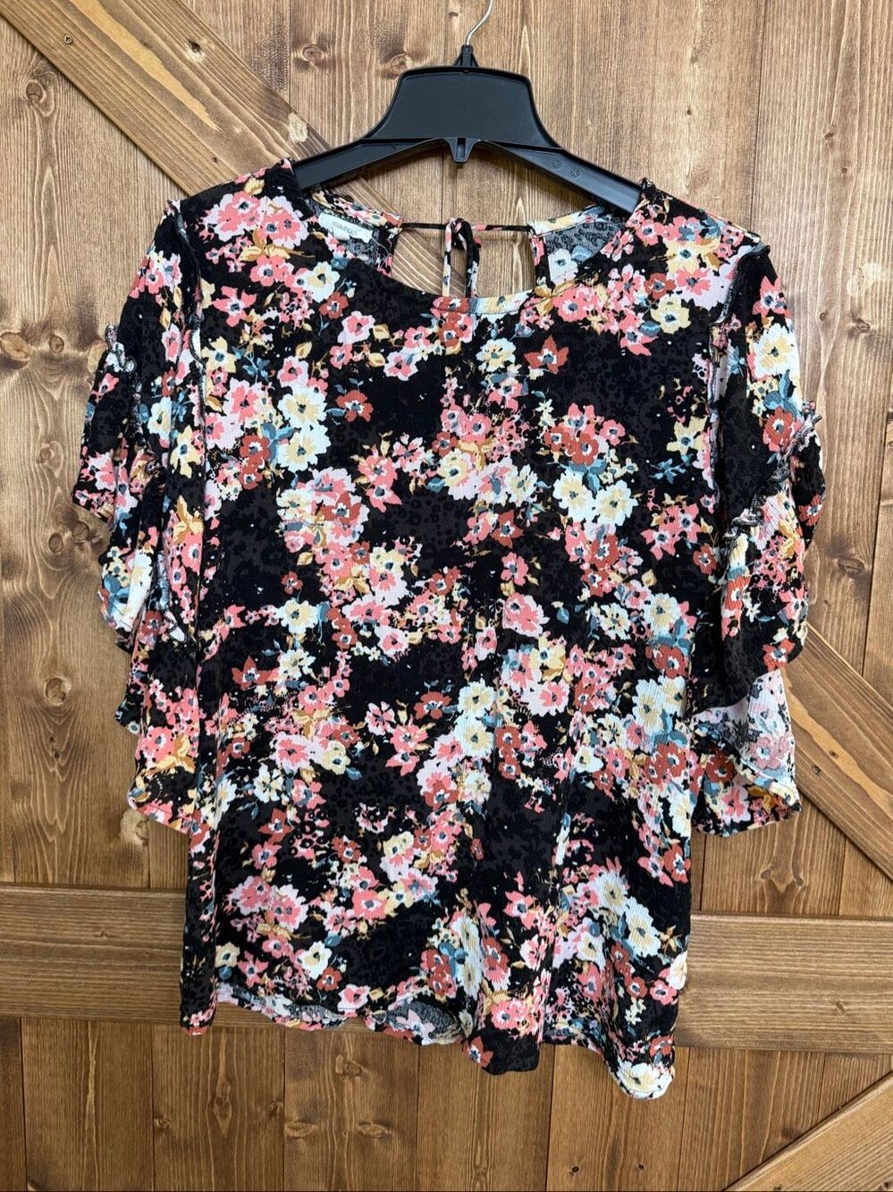 Maurices Women’s 2X Plus Black Floral Ruffle Sleeve Blouse Top (7982)